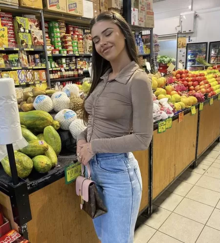 Leah Halton by Frosty_Bonus_3509