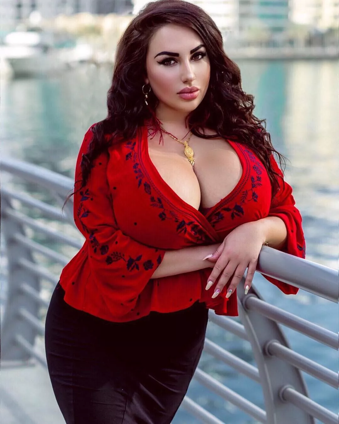 Leaning posted by youknowwhatilove210