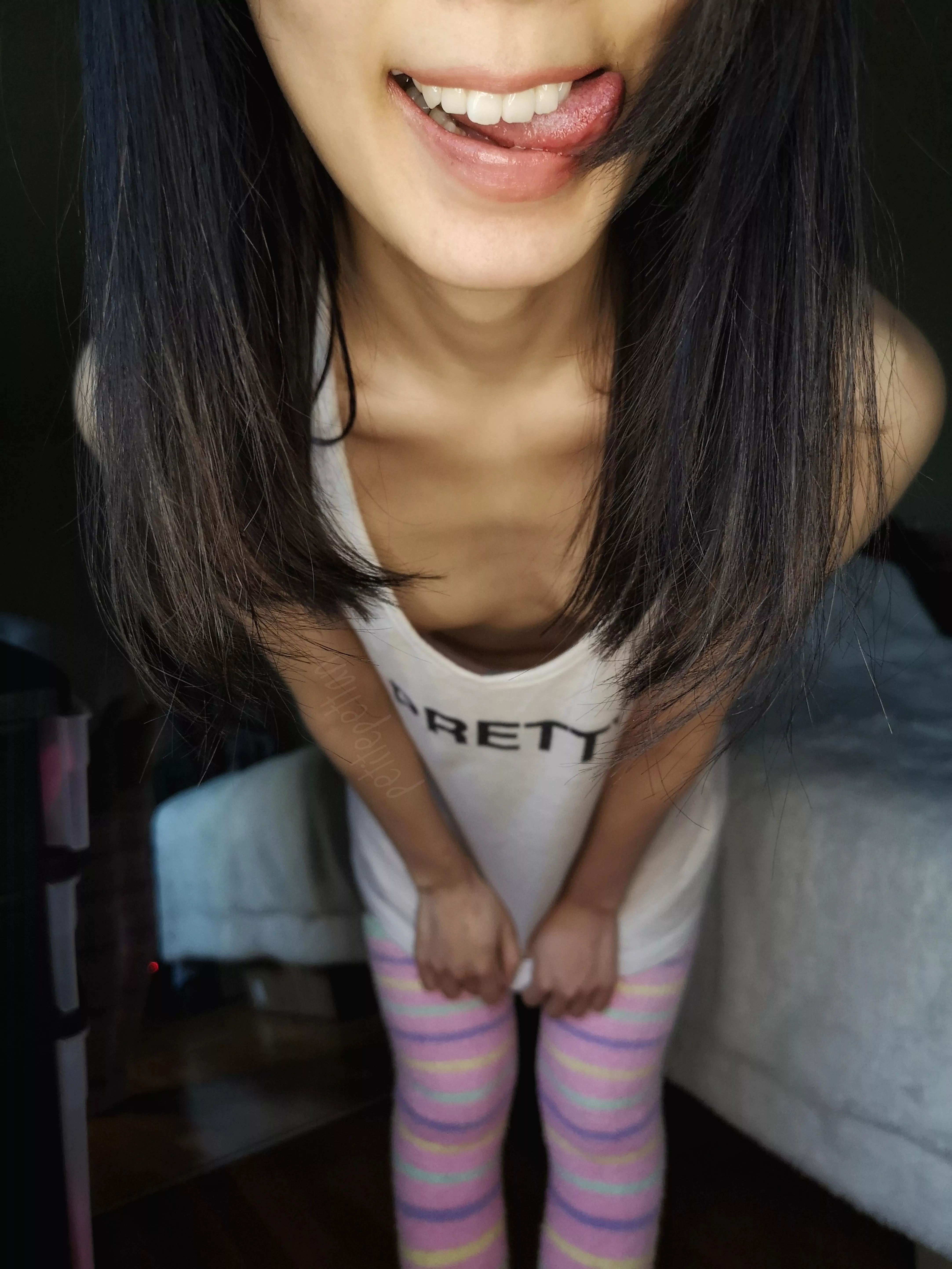 Leaning over towards the camera like I'd lean over to lick you up 💗 posted by petitepettan