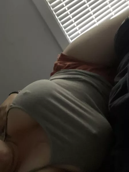 Learning to embrace the curves by rosalie_already