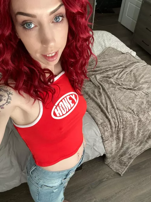 learning to love my body. a year ago i wouldn't have been caught in a crop top. ♡ by strawbeariemilkxo