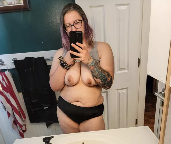 Learning to love these curves! by MzChizzy