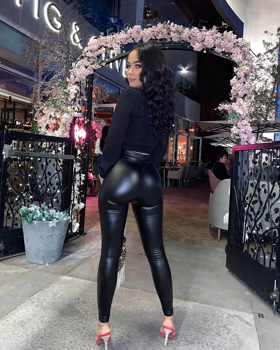 Leather butt posted by poluza112