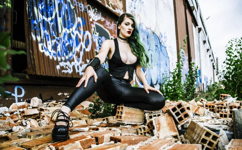 Leather leggings are so hot 🤭 by carmensophie_model