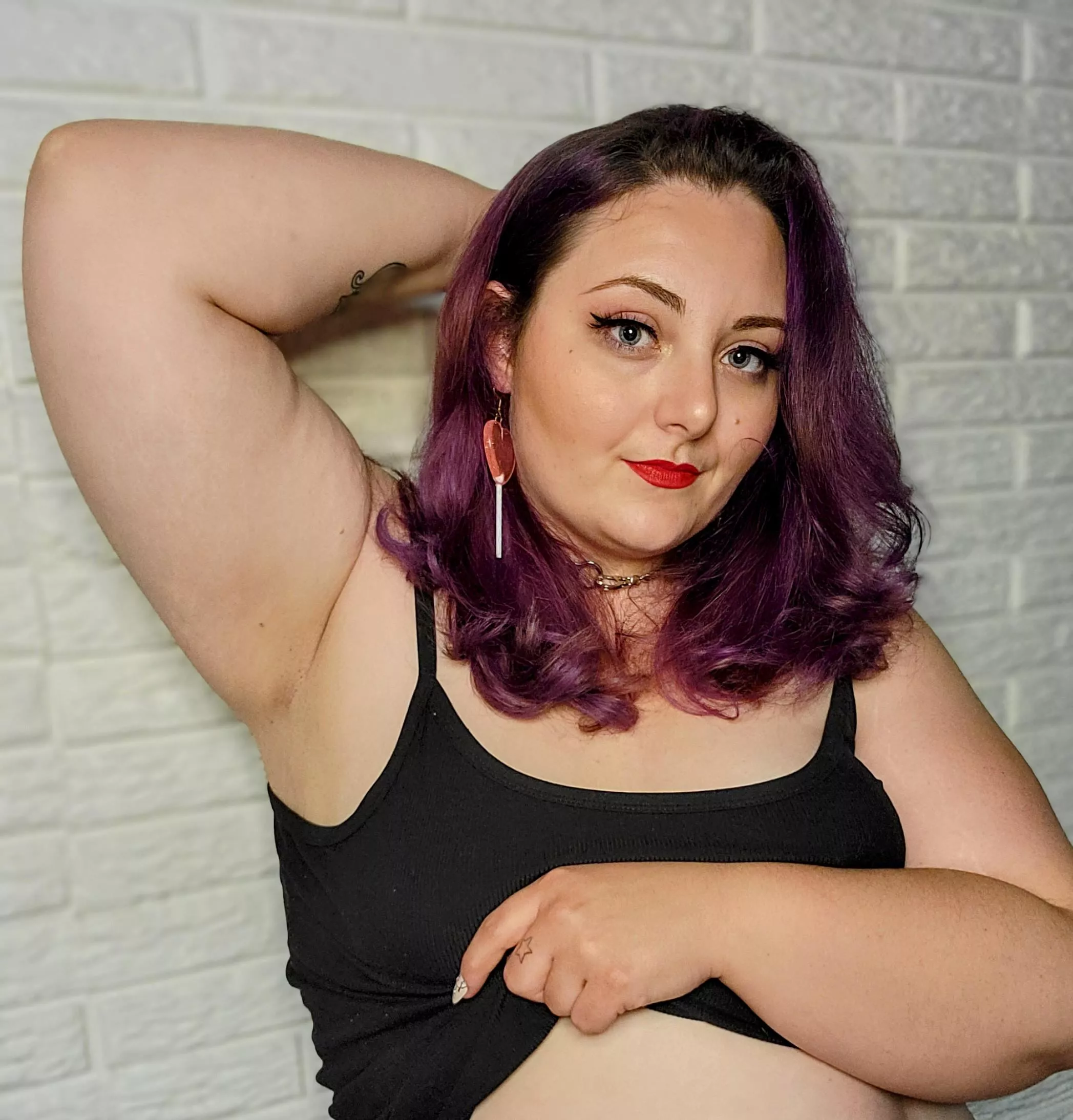 Leaving you all with some thick girl pits 😜🍭 posted by kcharm27