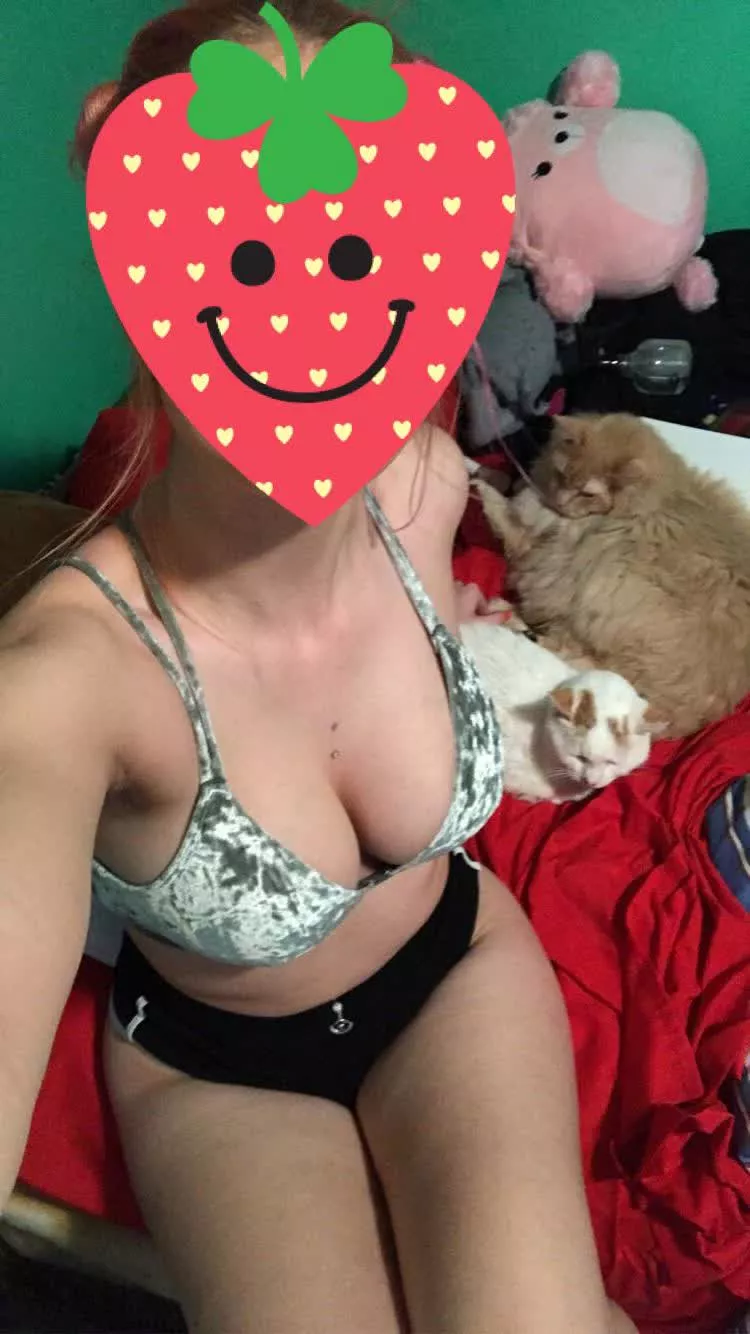 Lee Si Young from Sweet Home posted by dvxcv45