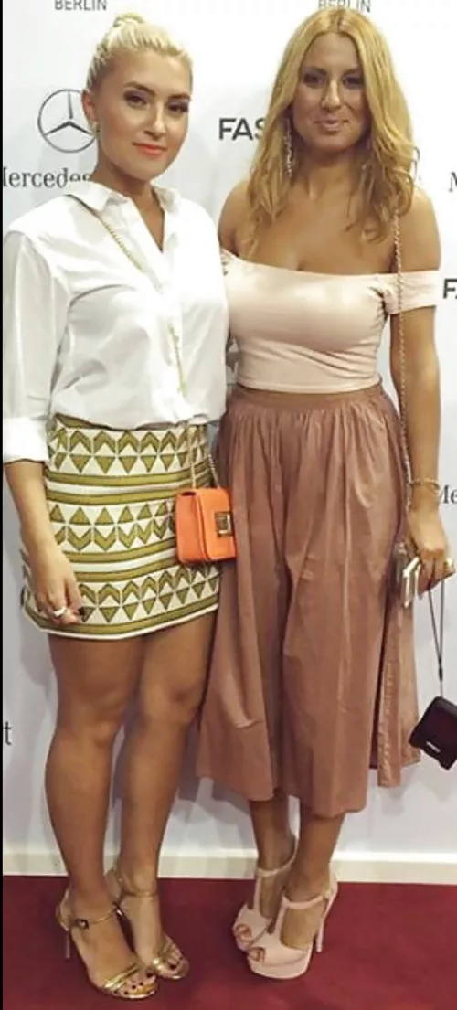 Left or right by Chaturbater1