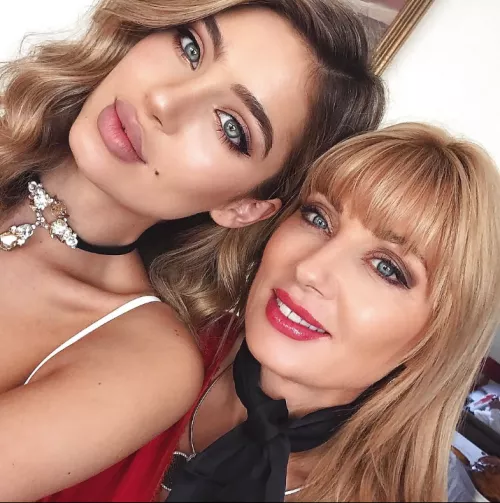 Left or right by Chaturbater1