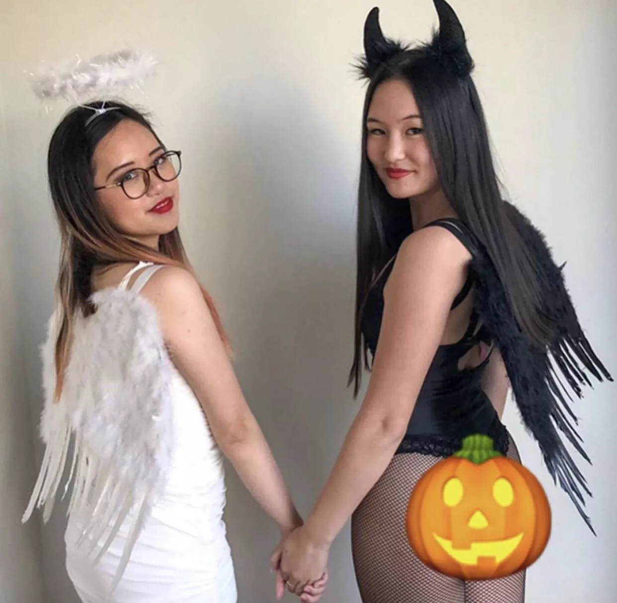 Left or right 😼 posted by puff6242