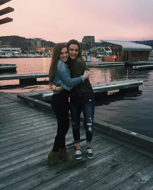 Left or right 👁 by UmpireOk2686