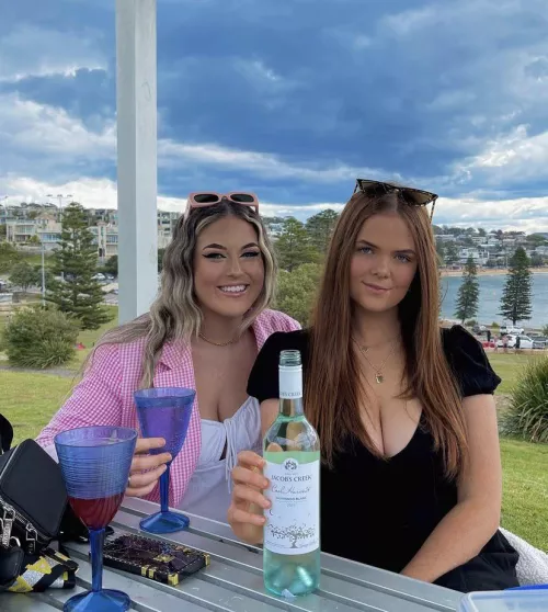 Left-1 or right-2 by greentown4378