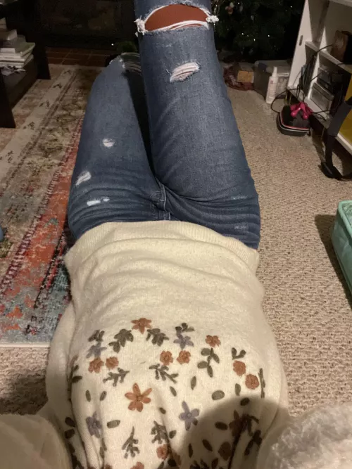 Leggings under my ripped jeans to keep me warm 😽 by chloethefae