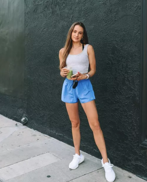 Leggy by curiousbowling