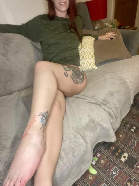 Legs and booty for days by Red-Delight