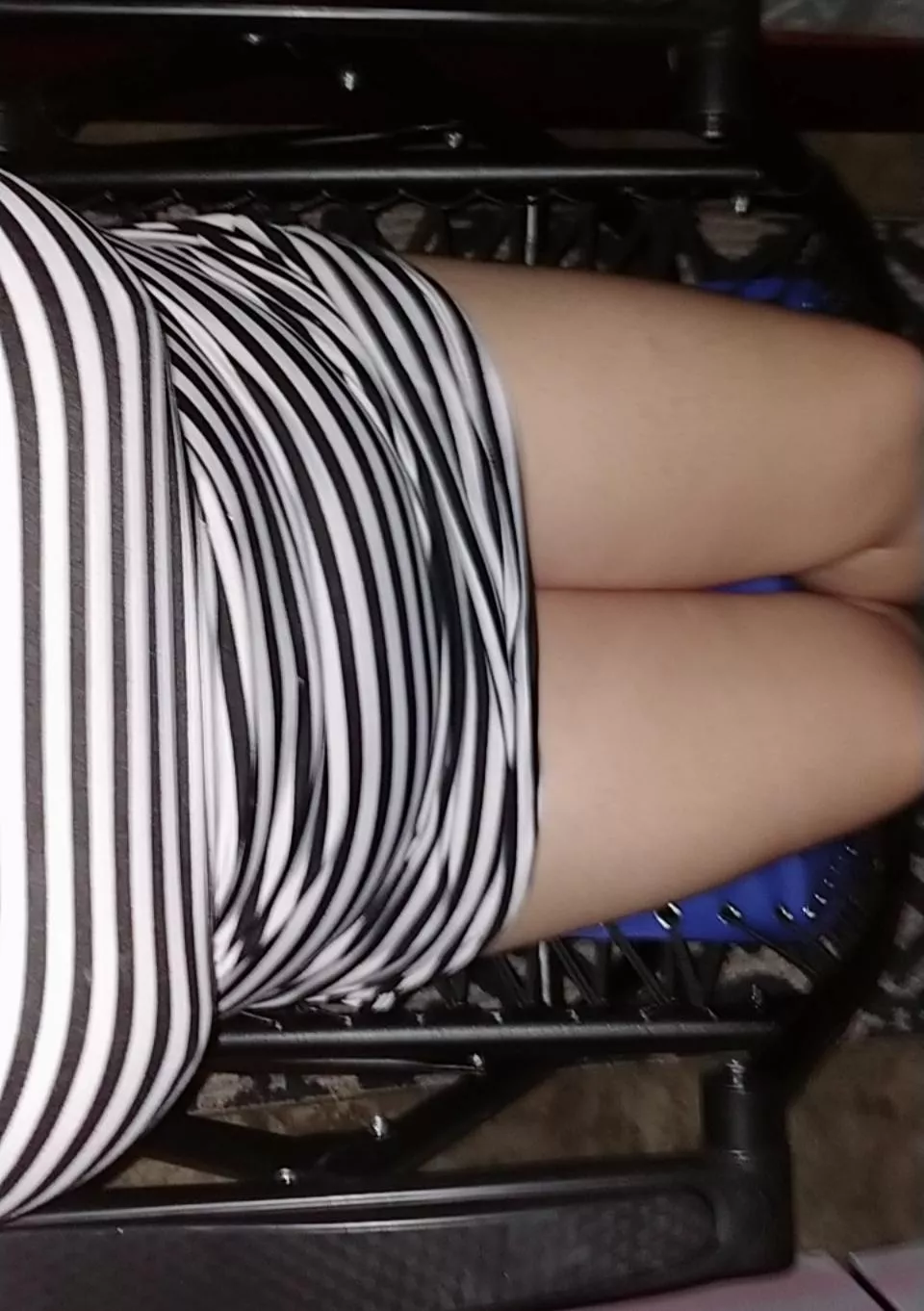 Legs, Anyone? [F] posted by xxyelovv