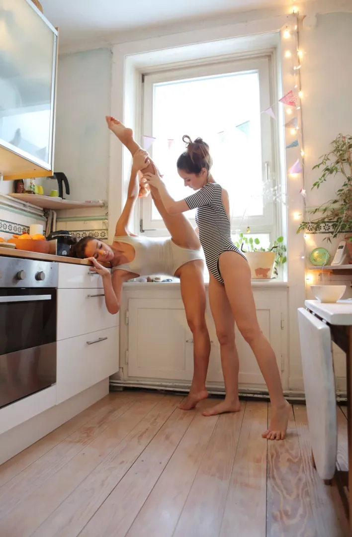 Legs Spread posted by 23snappy