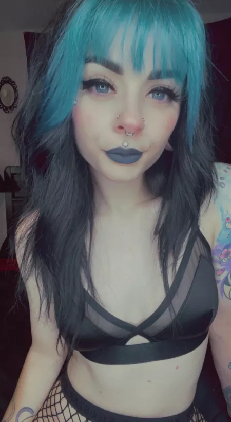 Lemme be your goth mami ⛓🥀 by l0rd_h0ekage