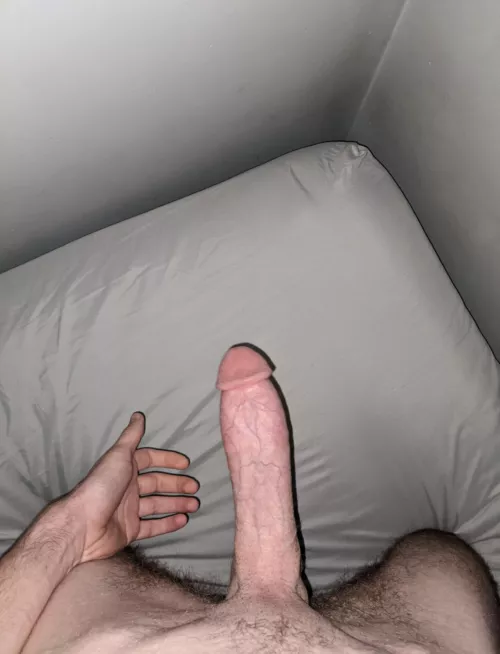 Lend me a hand? by Pezzy69