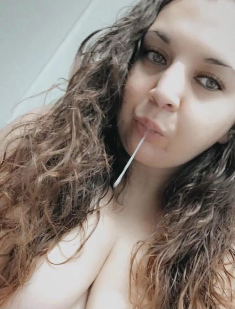 Let it slosh all over my tits? Even better see it LIVE, daddy😘 let me be your filthy spit slut🍭 posted by findombaby6969