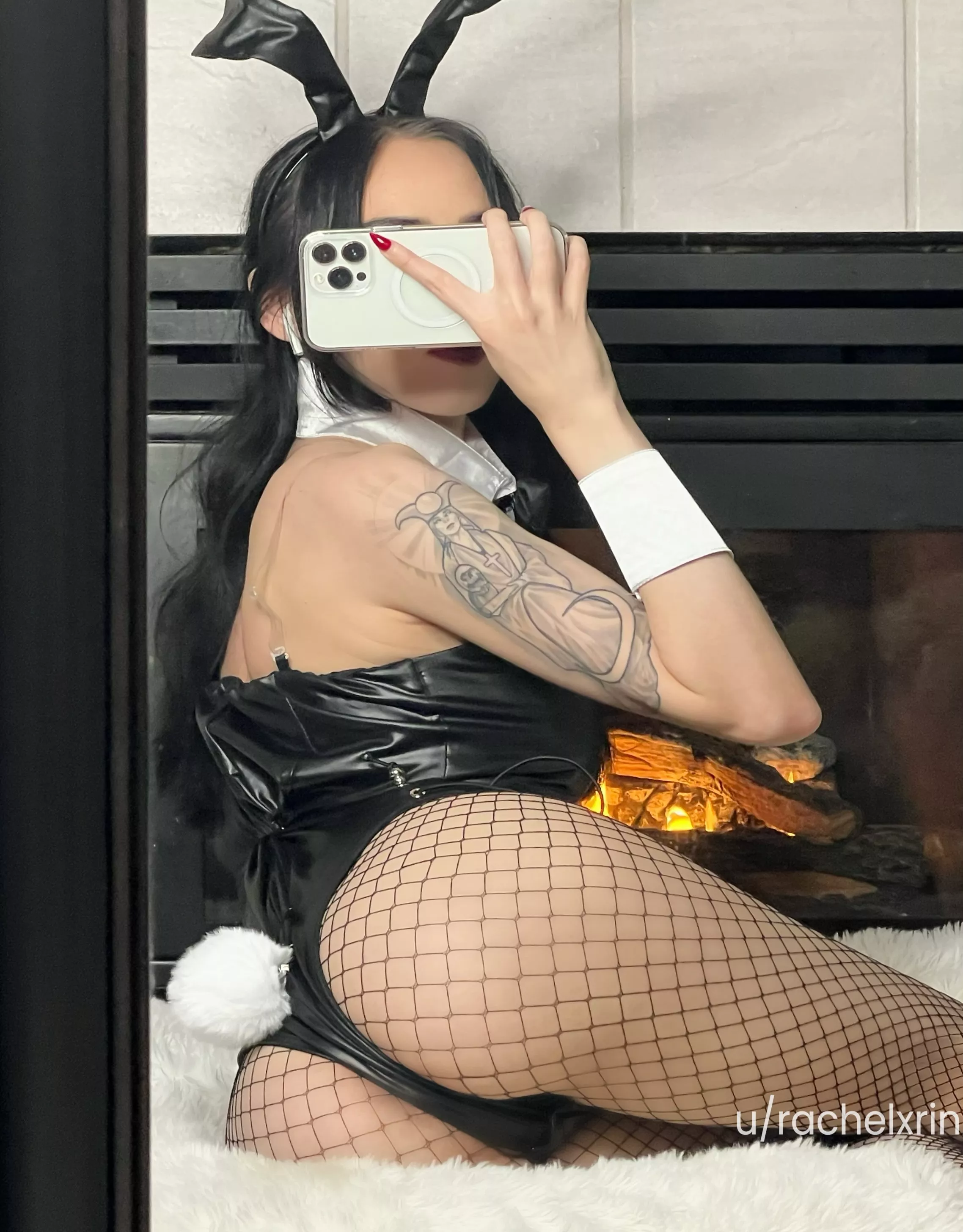 let me be your bunny girl 🐰🖤 posted by rachelxrin