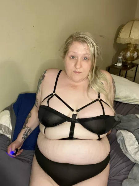 Let me drain your cock. by SolaG1998