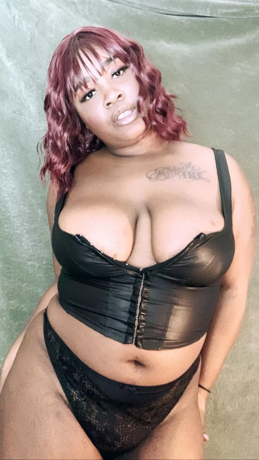 Let me edge ur cock to the brink of drooling cum Kik: nickiminajj14. posted by Rimwhoore