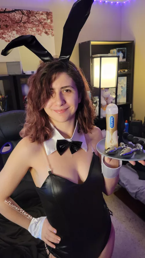 Let me serve you up a plate of fun 😏 by LunarStargazer