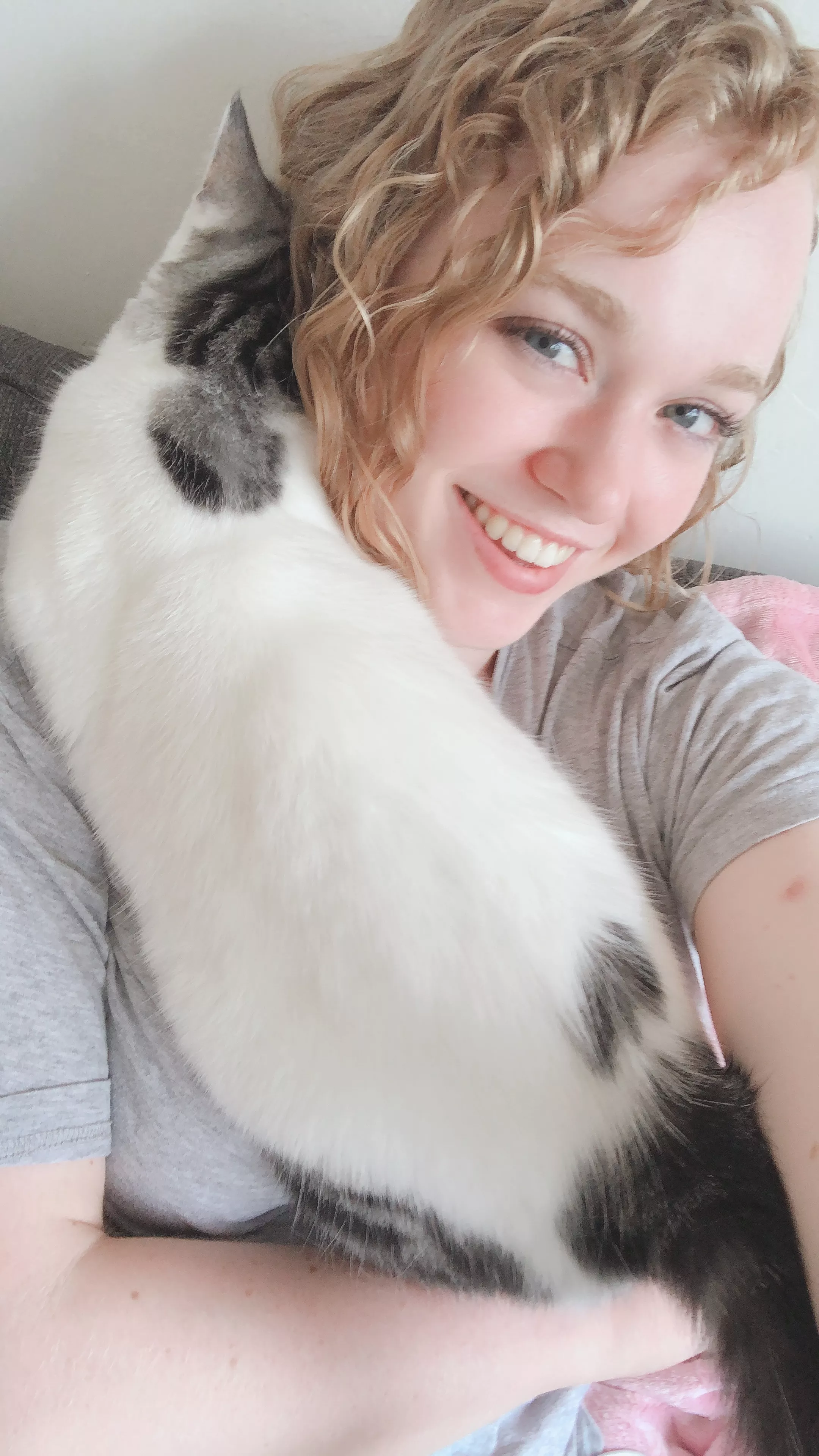 Let me show you my OTHER pussy for a change 😹 posted by sarah-xxx