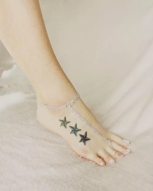 Let me stick my toes in your mouth! by twinkletoes02021