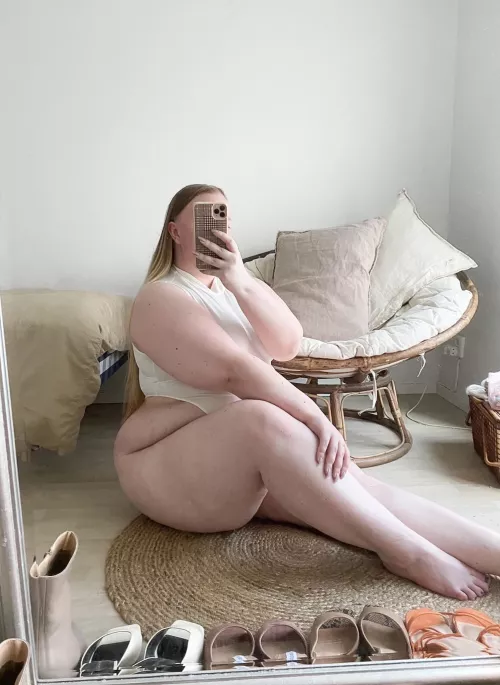 ⚡️Let me suffocate you with my thunder thighs⚡️ by softasacloud