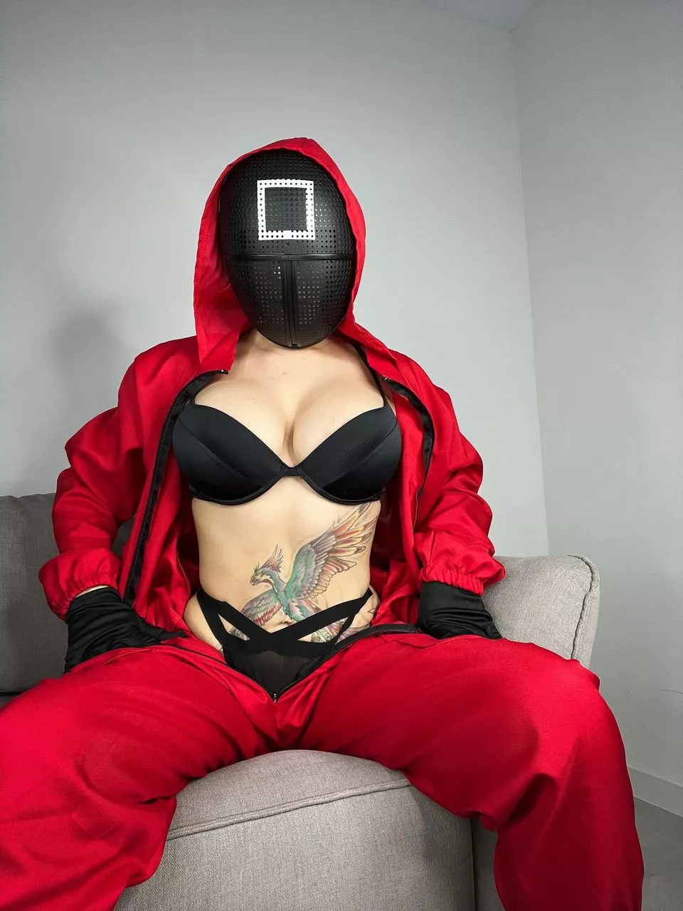 Let me tickle your nerves with this photo🥰 posted by DraconianStoppage