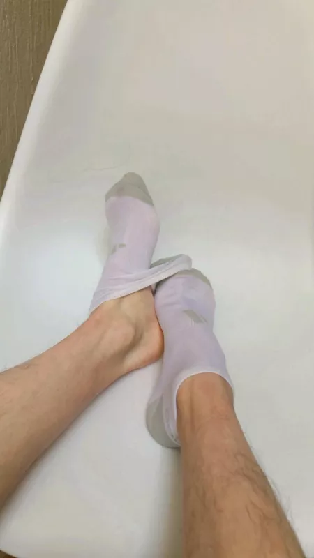 Let them breath 🦶🏻😛 by DomenikTsipilev