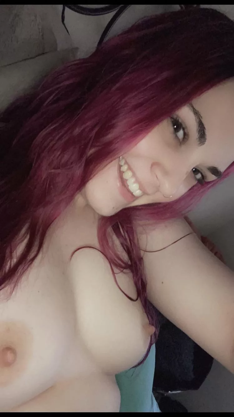 Let’s chat 😝💜 posted by Erika_cathryn