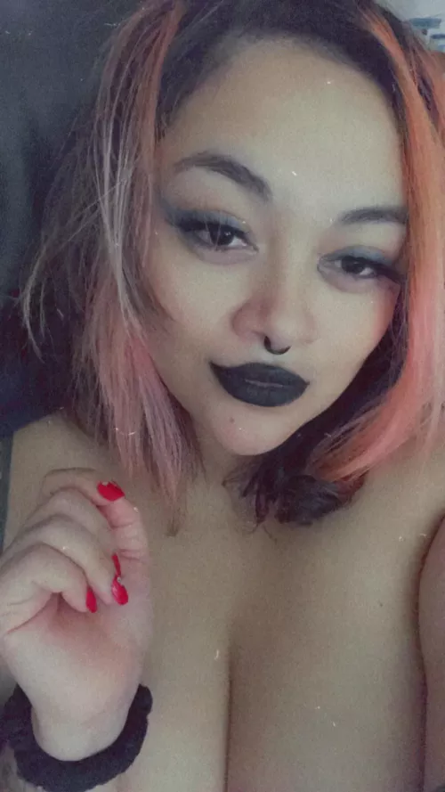 Let’s cuddle babe 🖤 by hummingbird130