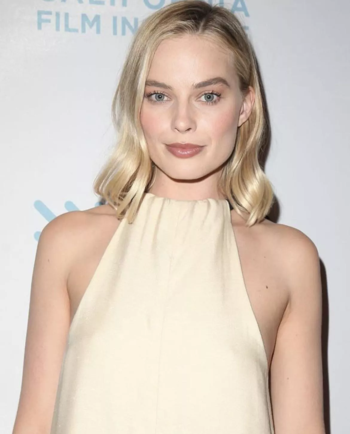 Let’s cum for Margot Robbie posted by Dale2487