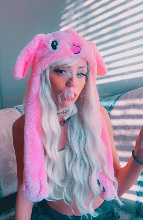 Let's do some smoke tricks 😜 by Zoe_Riot