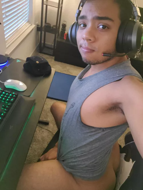 Lets Game 😜 by Chipdaminion