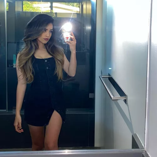 Lets get bi for Valkyrae by atomaeon