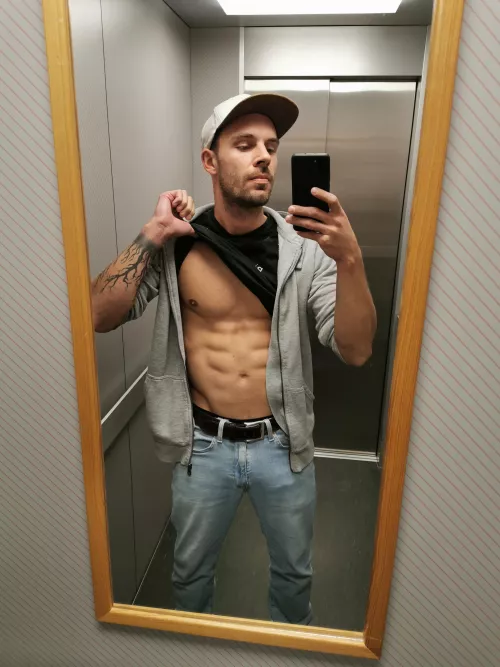 Let's get stuck in here 😋 by SwingIcy5995