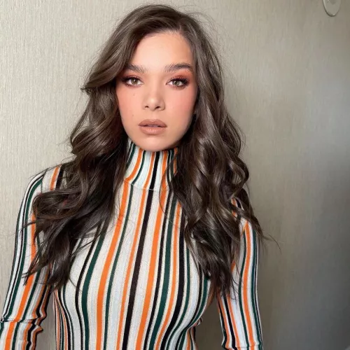 Let’s go gay for Hailee Steinfeld by thisusernamesucks6