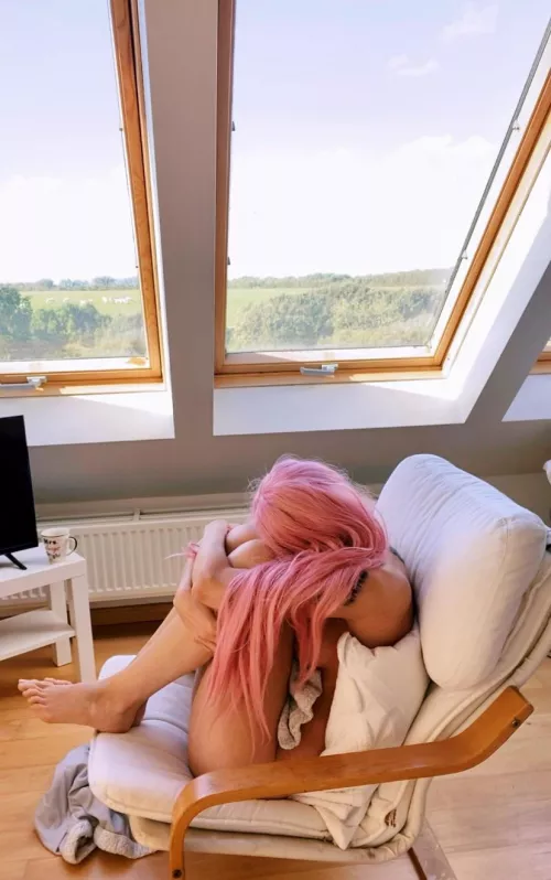 Let’s hang out here together by panti_panicc