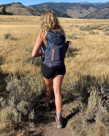 Let's hike by navi7793