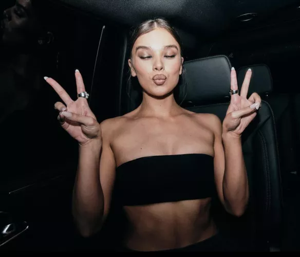 Let’s jerk for Hailee Steinfeld by Dale2487