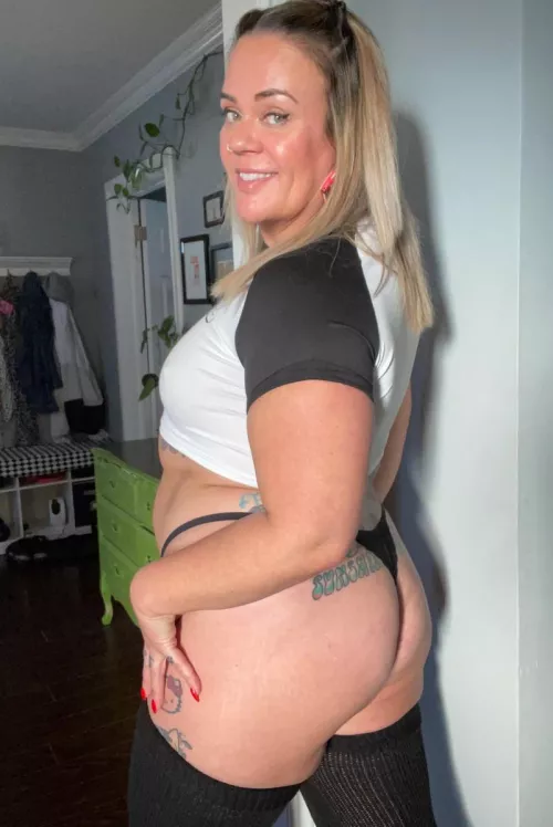 Let’s open the blinds and let the neighbours watch 😏 41[f] by MsLunatoyou