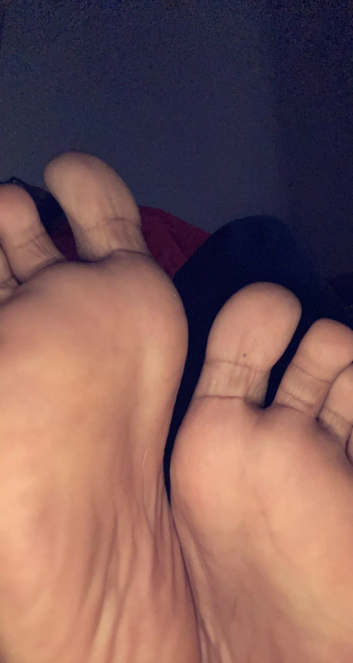 Let’s play footsie. Size 13 us posted by xooofvck