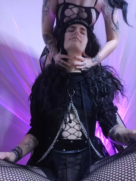 Let's rock this 🖤🦇 by kiittens_playpen