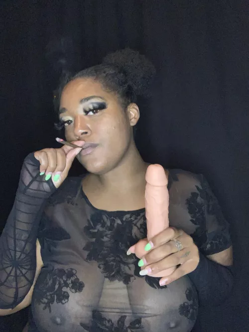 Let’s smoke and cum together. Snap/bratty_yvet2021 by 420_spice