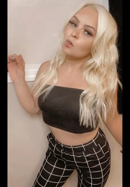 let’s smoke & f*ck? 😈 by Tinatotts