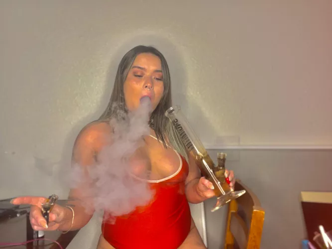 Let’s smokeeee :) I’m an onlyfans chick hehe by Lenarose_xoxo