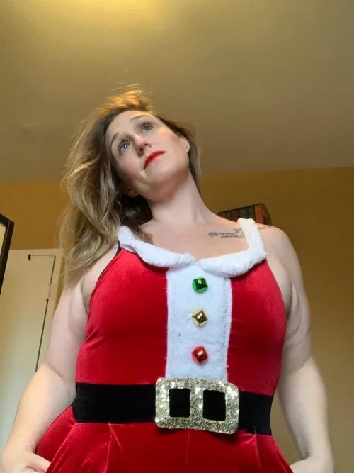 Let’s spend Christmas together 💋❤️ join me by _ThiccLouise_